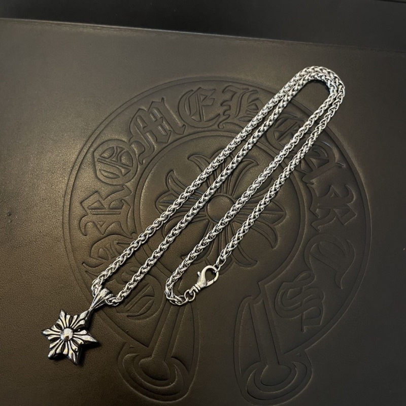Ch**me He**ts necklaces